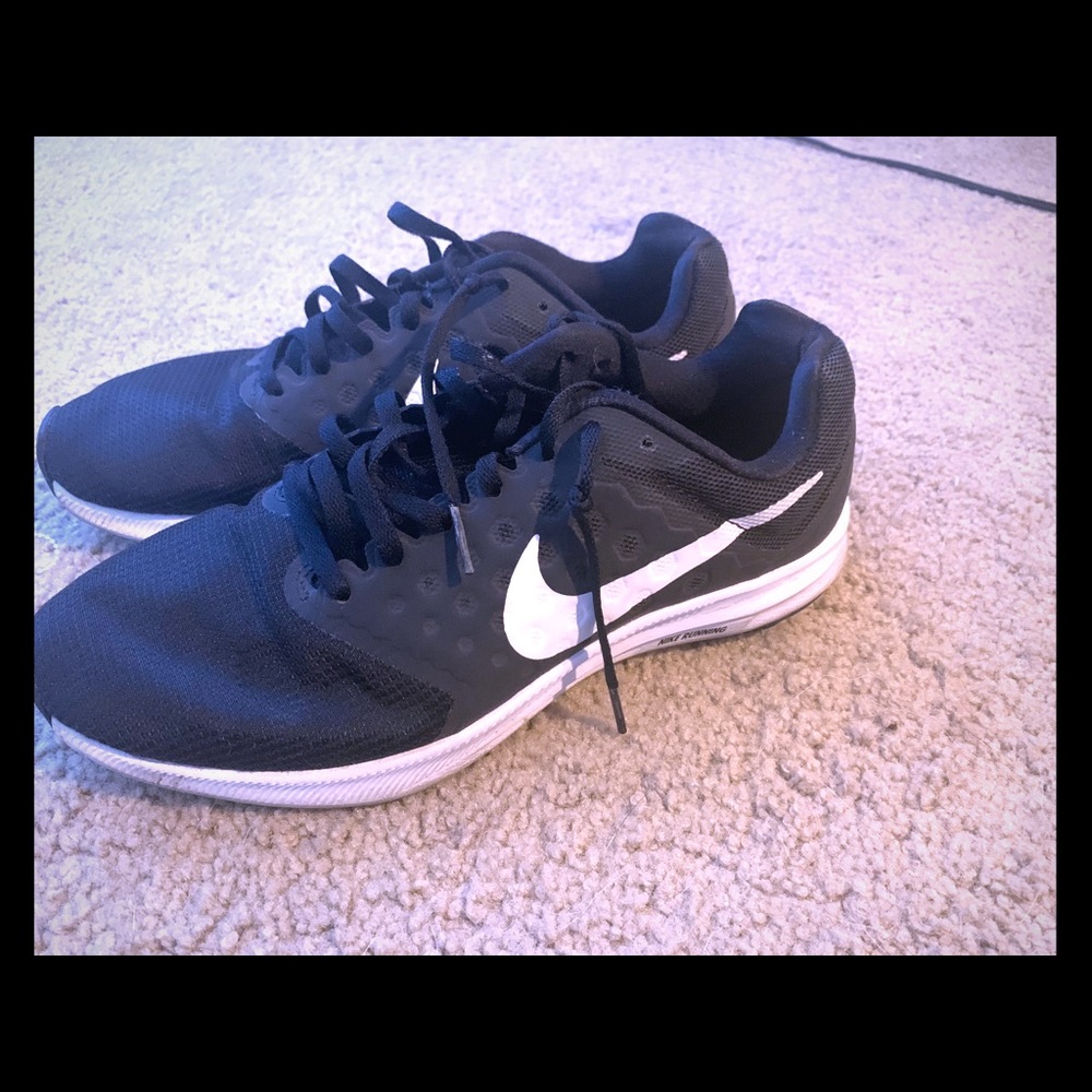 Women’s Size 9.5 Nike Downshifter 7